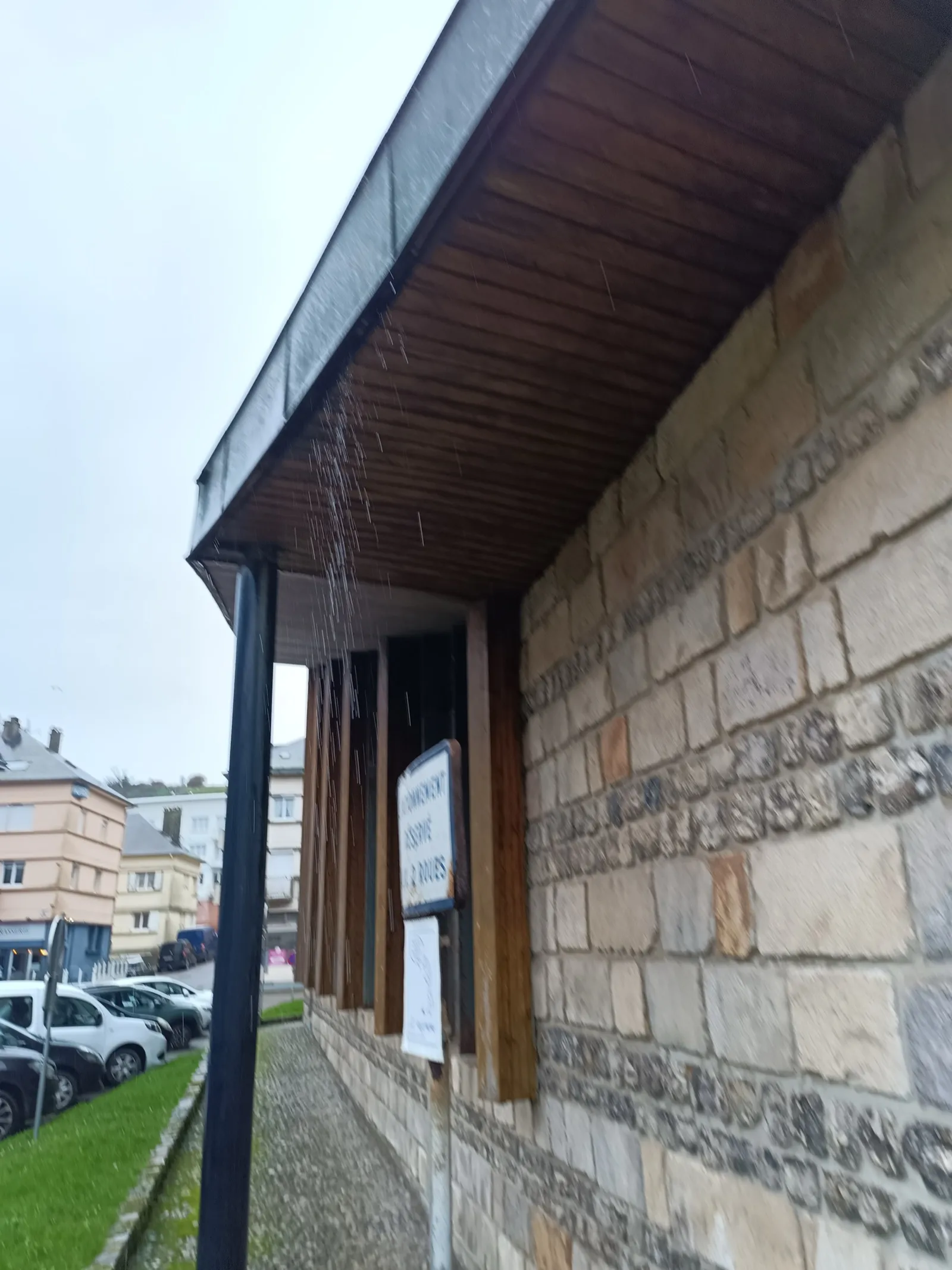 Chéneaux pourris de la chapelle Notre-Dame du Bon Port